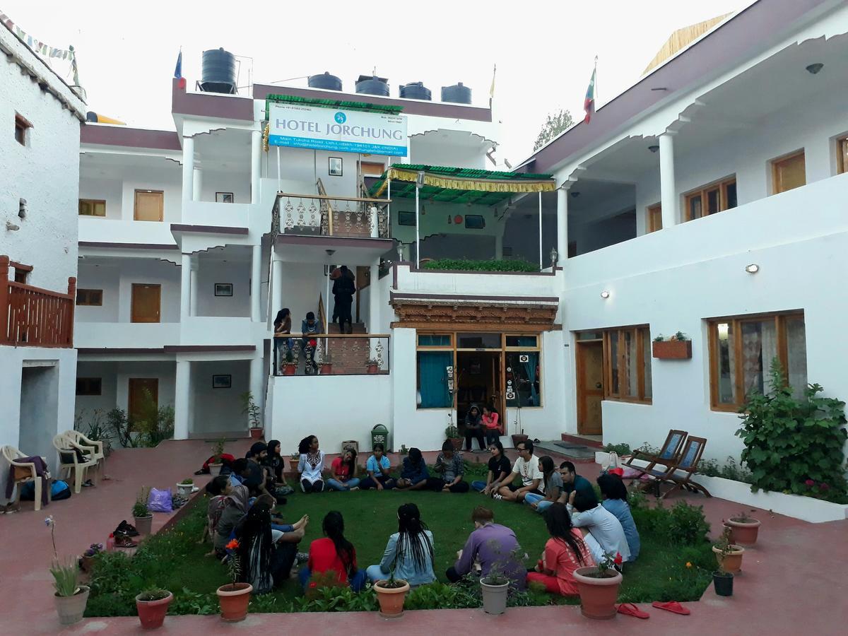 Hotel Jorchung Leh Extérieur photo